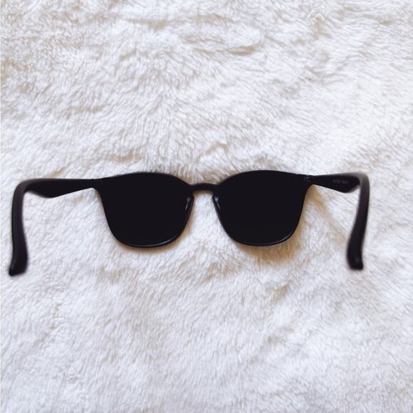 Maura Black W/ Green Lenses Oversized Oval Horn Rims Sunglasses - Picture 8 of 11